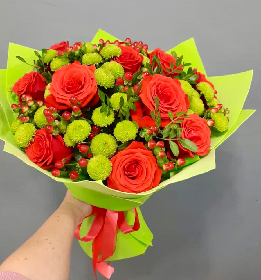 Букет цветов из: Хризантемы и Розы в Шубном