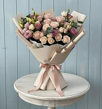 Букет цветов из:  Розы и Лизиантусы в Шубном