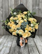 Букет цветов из:  Розы и Лизиантусы в Шубном