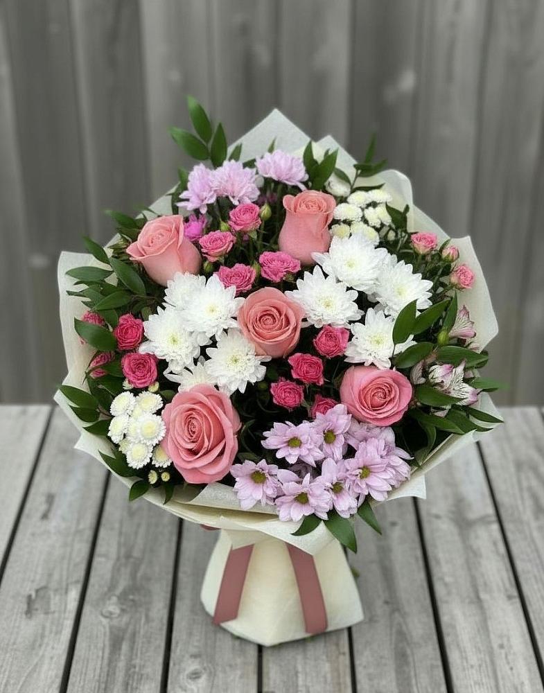 Букет цветов из: Альстромерии, Гвоздики, Розы и Хризантемы в Шубном