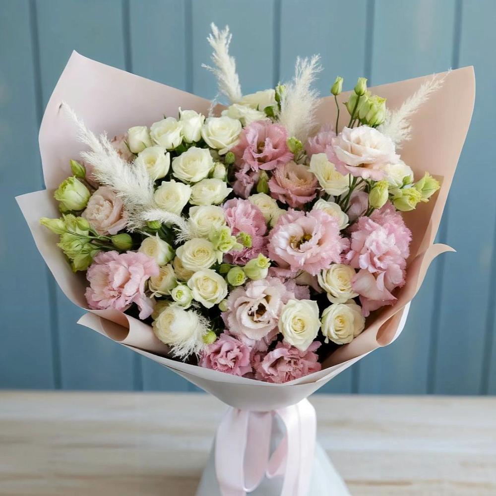 Букет цветов из: Альстромерии и Розы в Шубном