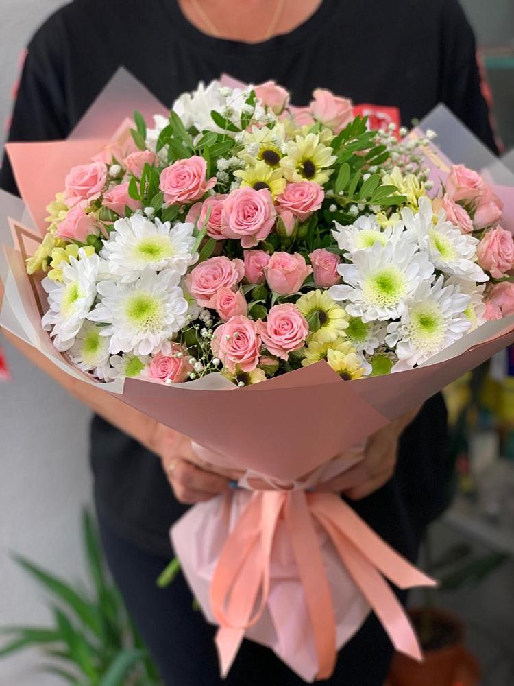 Букет цветов из: Розы и Хризантемы в Шубном