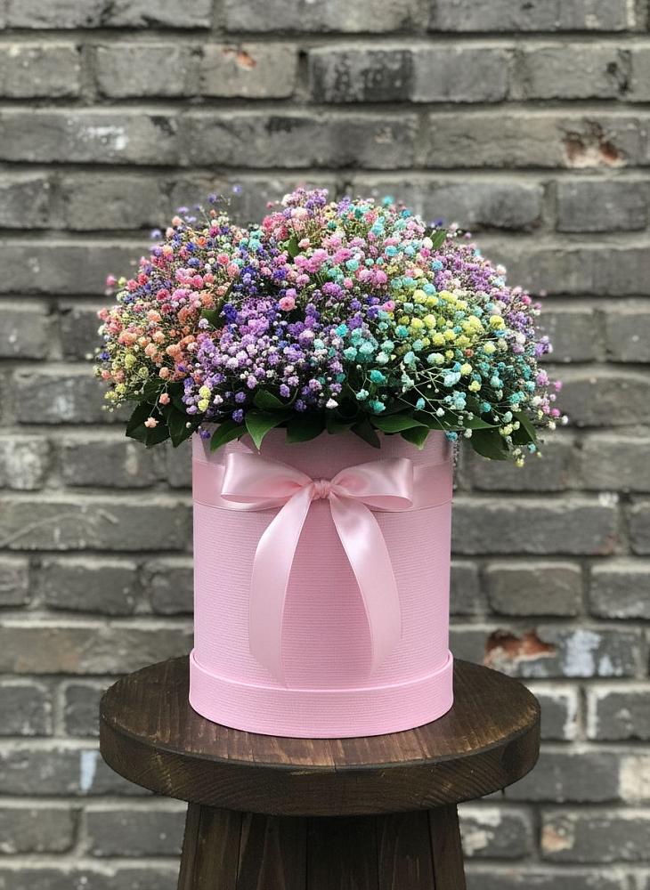 Цветочная композиция из Гипсофила и Розы в шляпной коробке в Шубном