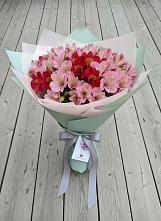 Букет цветов из:  Альстромерии в Шубном