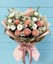 Букет цветов из:  Розы, Альстромерии и Лизиантусы в Шубном