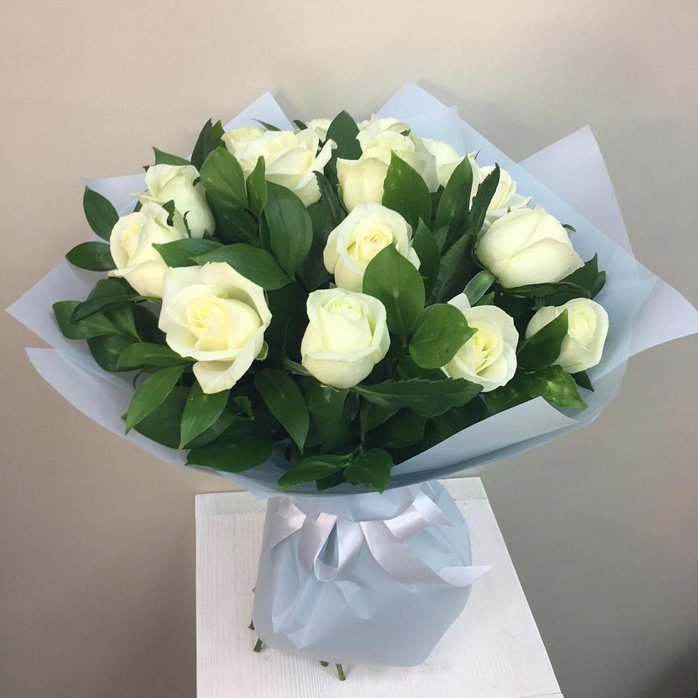 Букет 15 Белых роз Проуд в Шубном