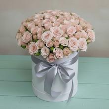 Цветочная композиция из Розы в шляпной коробке в Шубном