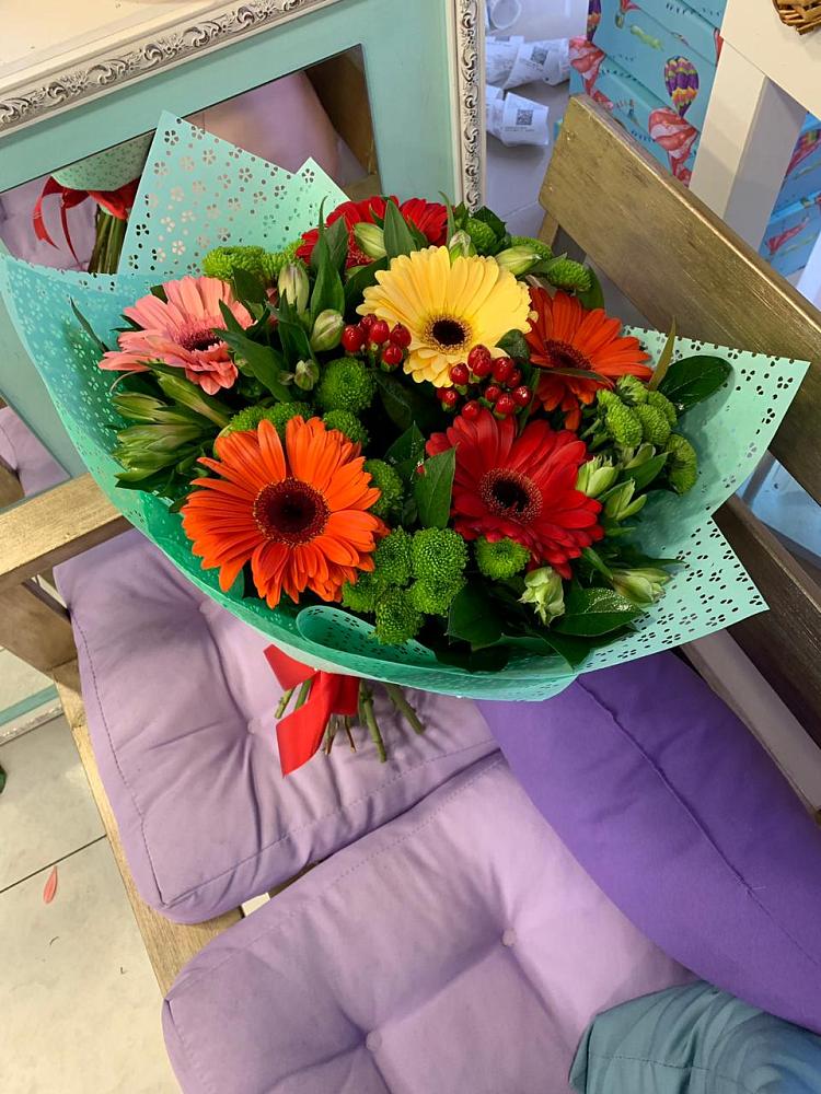 Букет цветов из: Герберы, Хризантемы и Альстромерии в Шубном