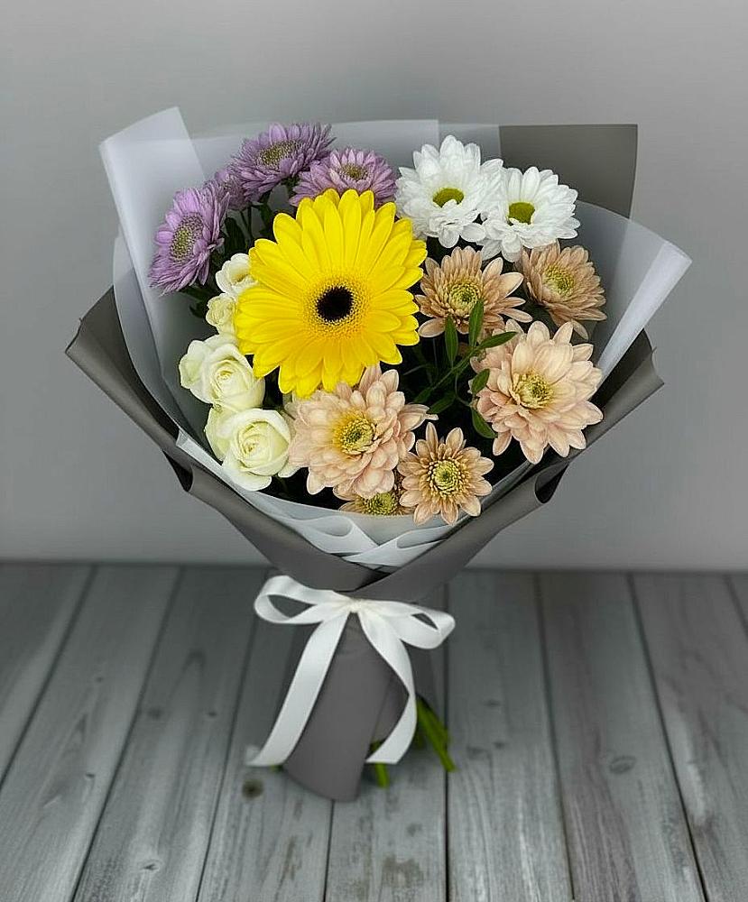 Букет цветов из: Розы, Герберы и Хризантемы в Шубном