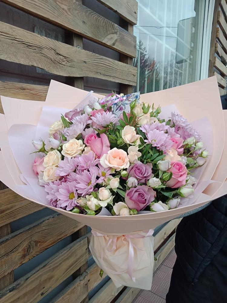 Букет цветов из: Розы и Хризантемы в Шубном