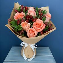 Букет цветов из:  Розы и Альстромерии в Шубном