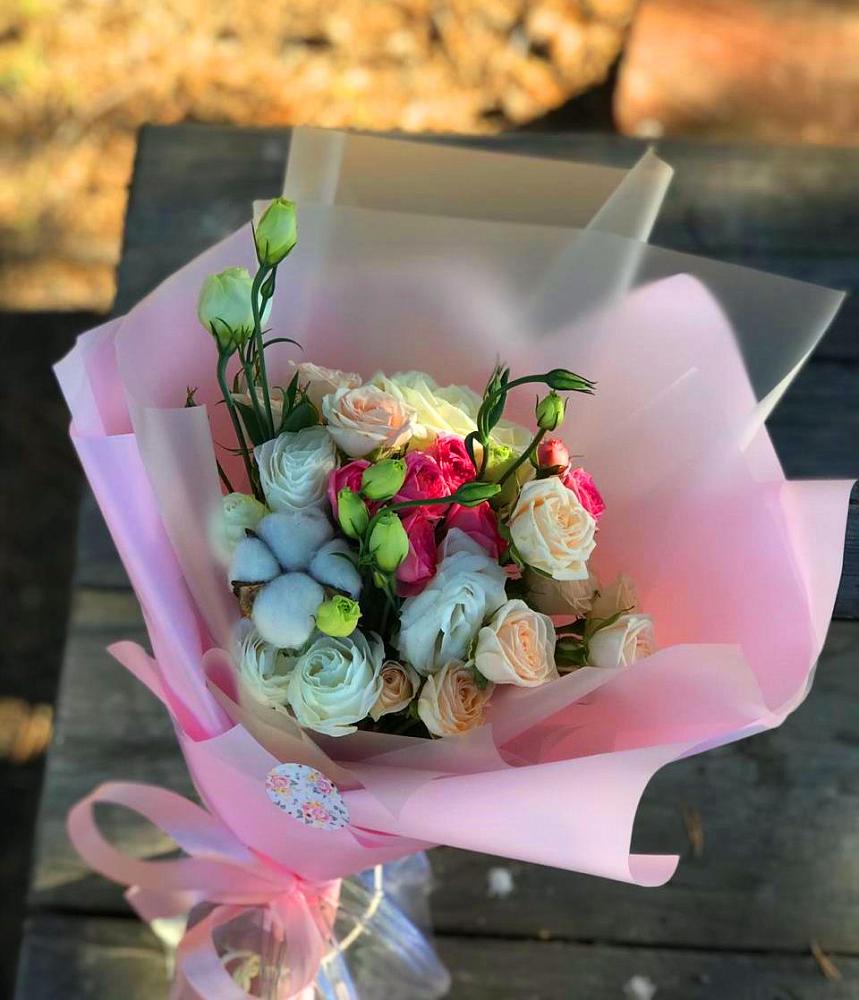 Букет цветов из: Розы и Лизиантусы в Шубном