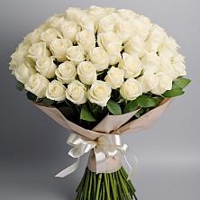 Букет 101 беля роза Белоснежка в Шубном