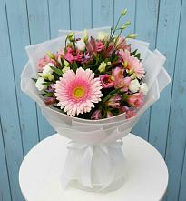 Букет цветов из:  Герберы, Альстромерии и Лизиантусы в Шубном