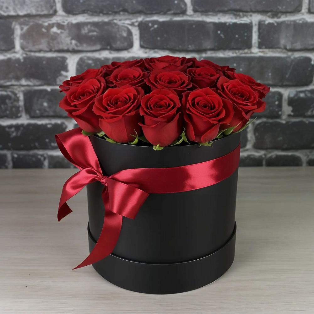 Цветочная композиция из Розы в шляпной коробке в Шубном