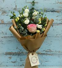 Букет цветов из:  Розы и Лизиантусы в Шубном