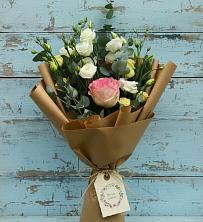 Букет цветов из:  Розы и Лизиантусы в Шубном