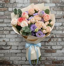 Букет цветов из:  Розы, Лизиантусы и Гвоздики в Шубном