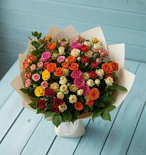 Букет Микс из разноцветных кустовых роз в Шубном