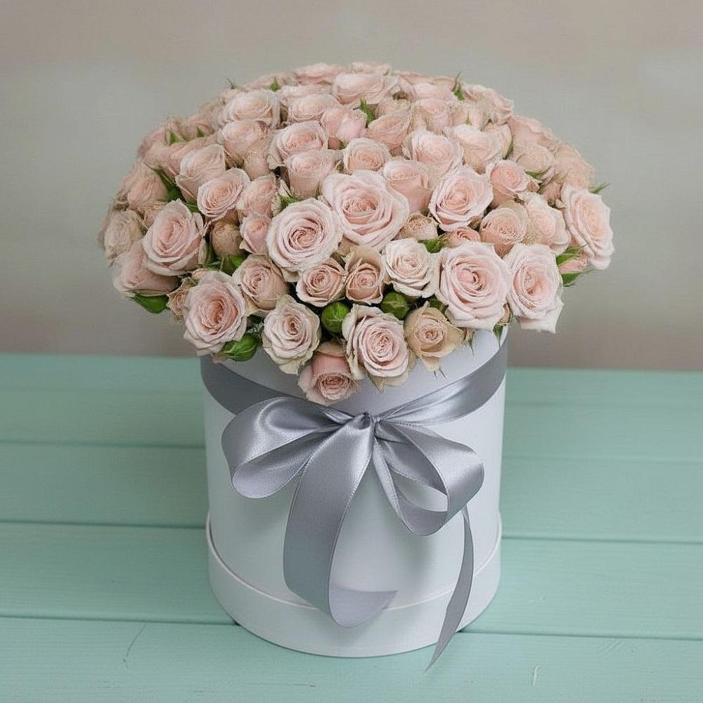 Цветочная композиция из Розы в шляпной коробке в Шубном